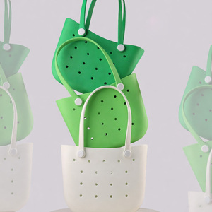 <span class=keywords><strong>2026</strong></span> 年新款 TikTok 热门商品 女式 EVA 穿孔沙滩手提包 都市简约风格 轻便耐用 可水洗 适合海滩礼品店 - Product Image 1