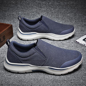 Baskets en toile pour hommes de grande taille, chaussures de sport respirantes et décontractées, baskets légères pour l'extérieur, chaussures en tissu pour hommes en une seule pièce - Product Image 1