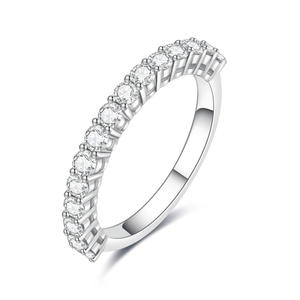 Bague de fiançailles classique en or blanc 18 carats avec diamants naturels demi-éternité, placage rhodium de haute qualité, pour femme, usage quotidien et soirées - Product Image 1
