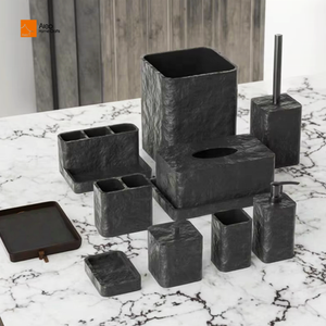 Corbeille à papier en résine noire style rock personnalisée, de haute qualité, pour hôtels de luxe, avec <span class=keywords><strong>pieds</strong></span> en caoutchouc, pour rangement de mouchoirs <span class=keywords><strong>dans</strong></span> <span class=keywords><strong>les</strong></span> salles de bain. - Product Image 2