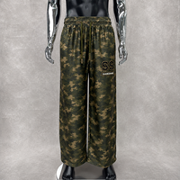 Pantalon de survêtement ample et épais en polyester personnalisé avec broderie de patchs, imprimé camouflage intégral et lettres en relief, avec cordon de serrage