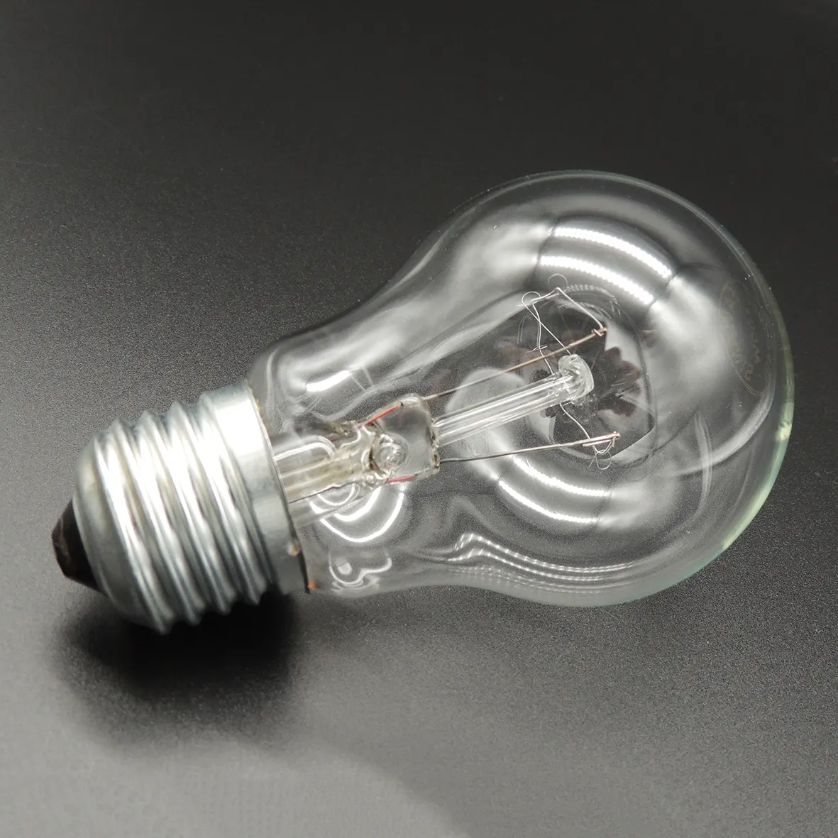 Mejor venta de alta calidad 110v 220v E27 75w 100w 150w 200w e27 A19 Luz de bulbo de la lámpara incandescente edison bombilla