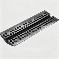 Pare-chute de câbles portable fixe en PVC caoutchouc 500*300*50mm avec fentes de drainage pour usage extérieur humide sur surface en mortier de ciment, vitesse 1-5 mph