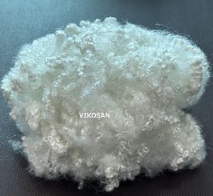 Fibre HCS siliconée creuse en polyester recyclé 15D 64mm à bas prix pour projets de rembourrage en gros - Product Image 6