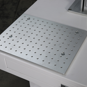 สัมปทานราคาโรงงานโดยตรง 20w 30w 50w โลหะเดสก์ท็อปเครื่องไฟเบอร์เลเซอร์สําหรับแหวนโลหะ - Product Image 6