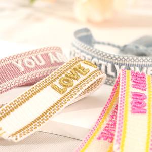 Pulsera bordada con texto estereoscópico 3D LOVE YOURSELF LOVEBIRDS pulsera de la Amistad pulsera de borla hecha a mano al por mayor - Product Image 2