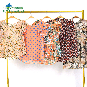 PUYI blusa <span class=keywords><strong>de</strong></span> seda <span class=keywords><strong>de</strong></span> verano <span class=keywords><strong>ropa</strong></span> usada <span class=keywords><strong>de</strong></span> mujer al por mayor camisas florales <span class=keywords><strong>de</strong></span> Nueva <span class=keywords><strong>York</strong></span> <span class=keywords><strong>ropa</strong></span> <span class=keywords><strong>de</strong></span> <span class=keywords><strong>segunda</strong></span> <span class=keywords><strong>mano</strong></span> para la venta - Product Image 3