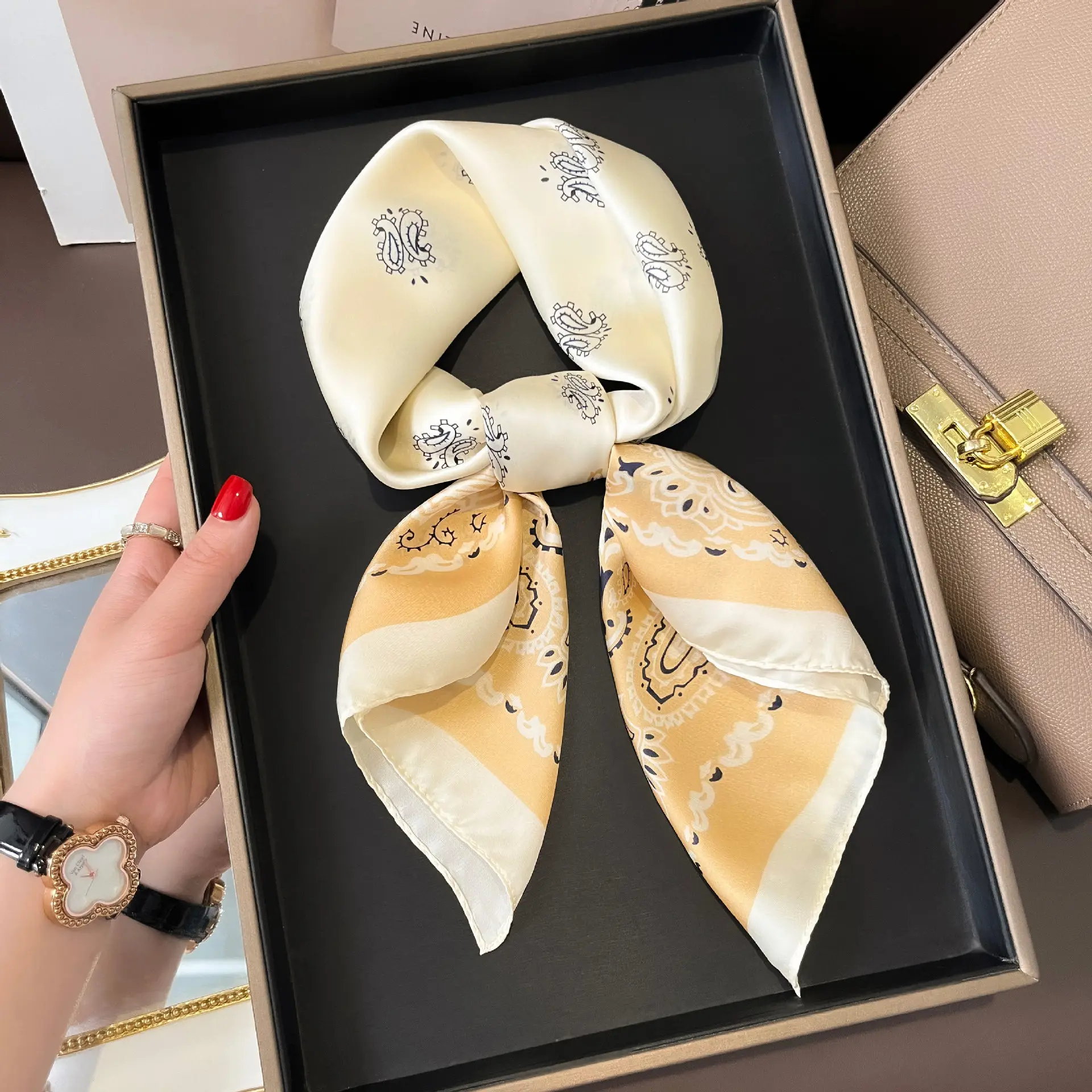 Manufacturer 2024 new fashion hair bandanas scarf luxury designer 70*70cm neck scarf inspired printed small silk square scarves