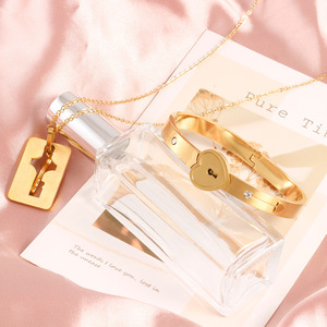 Delicado Juego de Joyas para Pareja con Candado de Corazón de Acero Inoxidable Chapado en Oro y Circonita para el Día de San Valentín - Product Image 6