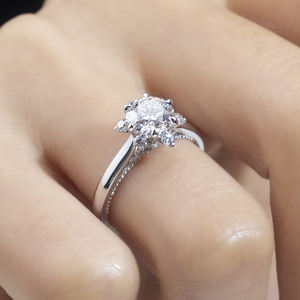 Anillo de diamantes redondos de oro blanco de 18 quilates Messi Jewelry MSR-1423 para mujer - Product Image 6