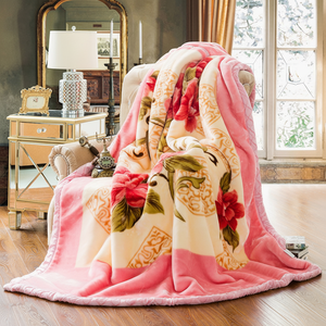 Couverture lestée en peluche d'hiver double couche pour lit double Couverture chaude et moelleuse imprimée de fleurs douces - Product Image 1