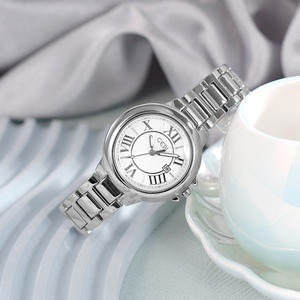 Elegante Reloj de Pulsera Redondo Pequeño para Mujer con Ventana de Calendario, Diseño Festivo para Días Festivos - Product Image 5