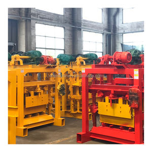 Mobile Ziegelherstellungsmaschine Kleine Manuelle Blockformmaschine QT4-40 Chile Bestseller Handbetriebene Blockherstellungsmaschine - Product Image 1