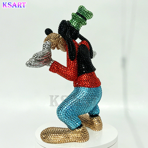 Nouvelle Décoration Artistique Tendance : Statue Goofy en Résine Ornée de Strass, Sculpture Artisanale Diamantée, Collection Décorative - Product Image 5