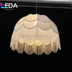 Lustre LEDA élégant en dentelle blanche avec pompons, pour table de mariage, plafond, banquet, événement, fête, décoration - Product Image 6