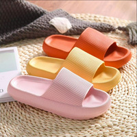 Mules d'intérieur personnalisées avec logo pour femme, sandales à bout ouvert, motif uni, antidérapantes, effet nuage, semelle épaisse en EVA, massage doux