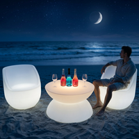 Lampe de sol LED décorative pour balcon et jardin, design contemporain, ambiance festive