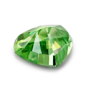 Pierres de zircone cubique synthétique en vrac de Wuzhou Gems, forme de <span class=keywords><strong>cœur</strong></span>, coupe glace pilée 4k, zircone cubique <span class=keywords><strong>verte</strong></span> - Product Image 4