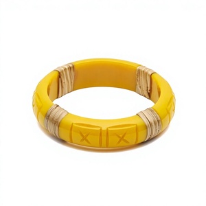 Best Quality Handmade Resin Carved <b>Bangle</b> Stylish Design With Floral Pattern Round Shape Green Color Folk Art Jewelry For Women - Product Image 4