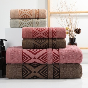 Toalla de Baño Grande, Suave, con Diseño Novedoso, Tejido Liso, para Uso Doméstico, Precio al por Mayor - Product Image 2