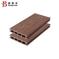 Nouveau design de planche de terrasse en bois plastique WPC Co Extrusion imperméable à l'eau platelage composite résistant aux intempéries