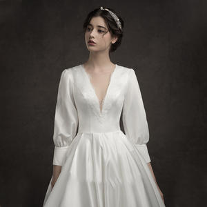 ชุดแต่งงานทรงวีบอลยาวแบบเบา สไตล์ฝรั่งเศสย้อนยุค แขนยาว คอวี พร้อมชายกระโปรงยาว สำหรับงานแต่งงานฤดูหนาวปี 2025 - Product Image 4