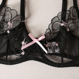Vente en gros Ensemble de lingerie 3 pièces en maille transparente avec broderie florale Nouvelle mode Ensemble de sous-vêtements tentation - Product Image 4