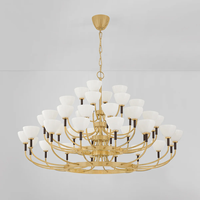 Lustre en verre moderne de luxe, luminaire suspendu au design tendance, lampe de plafond en métal, éclairage suspendu, décoration intérieure
