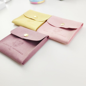 Bolsas de Regalo de Terciopelo y Gamuza Luda con Logotipo Personalizado, Inserto de Microfibra para Bolsas, Embalaje de Joyería con Solapa para Exhibición de Pendientes y Collares - Product Image 4