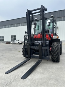 Compact 3.5T 4x4 Off-Road Internal Combustion Forklift Short Chassis Superior Maneuverability Front Articulation for <strong>Maximized</strong> - Product Image 3