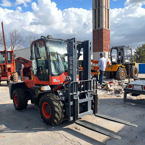 Montacargas Todoterreno de Alta Calidad de 3.5 Toneladas con Tracción 2x4 y 4x4, Máquina Elevadora Diésel Fabricada en China - Product Image 3