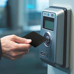 Настраиваемая печатаемая <span class=keywords><strong>NFC</strong></span>-карта черного цвета Ntag213/Ntag215/Ntag216, перезаписываемая матовая черная пустая смарт-карта <span class=keywords><strong>RFID</strong></span> для использования в отелях - Product Image 4