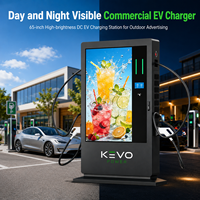 Station de recharge pour véhicules électriques à double connecteur avec écran publicitaire de 65 pouces pour les promotions, événements et campagnes en magasin