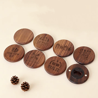 Ouvre-bouteille en bois de noyer noir naturel Puselife, logo laser, ouvre-bouteille rond, sous-verre, ouvre-boîte avec aimant