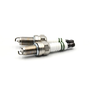 Bougie d'allumage automobile Q6RTC Q5RTC Q5RF compatible avec BPR5EFS13 TR5B13 VLINE45 TR5A10 TR5B13 - Product Image 1