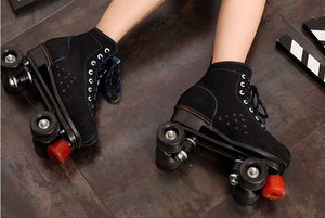 Zapatos de patinaje para niños y niñas, calzado de doble línea para interiores, con <span class=keywords><strong>Quad</strong></span> paralelo, <span class=keywords><strong>botas</strong></span> de 4 ruedas de PU, color negro con freno, transpirables con cordones - Product Image 5