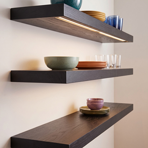Rak Dinding Mengambang Hitam dengan Lampu LED 80cm, Kayu Solid dengan Downlight 3000K dan Braket <span class=keywords><strong>Tersembunyi</strong></span> untuk Ruang Tamu - Product Image 1