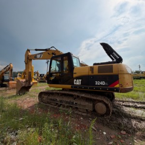 รถขุดตีนตะขาบ Caterpillar 324D2L มือสอง ลดราคาพิเศษ น้ำหนัก 25 ตัน ชั่วโมงการใช้งานต่ำ สีเดิมจากโรงงาน ระบบไฮดรอลิกดีเยี่ยม - Product Image 3