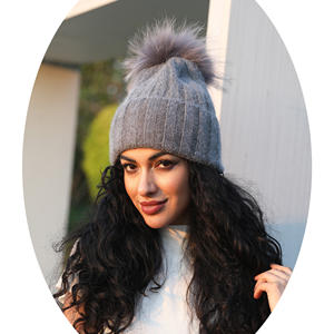 Janefur Multiples Couleurs Véritable Fourrure <span class=keywords><strong>Pompon</strong></span> Ball Beanie Hiver Vegan Détachable Fourrure de Raton Laveur Pom Pom Pom Bobble Tricoté Angora Chapeaux - Product Image 1