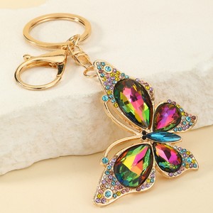 Colgante para coche con diamantes de imitación, de aleación de zinc, con cristal grande, mariposa colorida y corazón, llavero, pequeño colgante, adorno, accesorio - Product Image 6