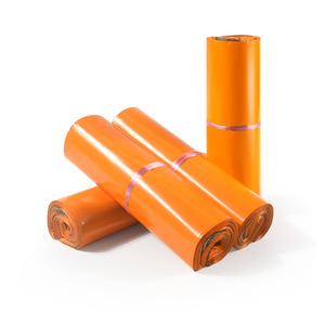 Sacs d'expédition imperméables Crown Capital Orange, 100% matière vierge, auto-adhésifs, pour la logistique e-commerce et la livraison express - Product Image 1