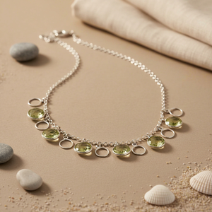 Collier élégant pour femme plaqué argent avec pendentif cercle serti de cristaux verts, bijou perlé, cadeau de mariage - Product Image 1