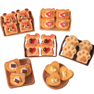 caoh DOLLHOUSE : Scène miniature, jouets alimentaires réalistes, pain grillé au <span class=keywords><strong>caramel</strong></span>, accessoires en résine en forme d'ours cœur - Product Image 1