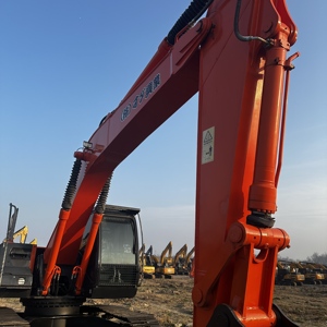 Excavadora Usada de 21 Toneladas Hitachi ZX210, Excavadoras de Cadenas Usadas de Alta Calidad a Bajo Precio, Japón - Product Image 5