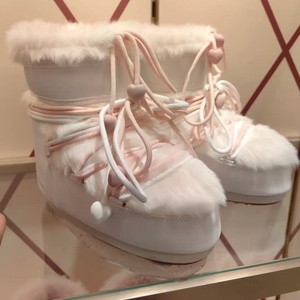 Botas de Nieve MOON de Diseño de Lujo para Invierno 2025, Botas de Nieve con Suela Gruesa Desmontable, Botas de Nieve M00n - Product Image 2