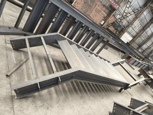 Escalier d'évacuation en acier doux préfabriqué pour intérieur, design moderne, avec rampe, pour appartements - Product Image 3
