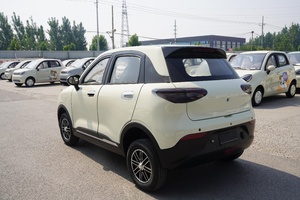 Autos Eléctricos de Nueva Energía con Asientos de Cuero Automáticos, Precio de Fábrica, con Autonomía de Menos de 100 km y Motor de 50kW, de China - Product Image 3