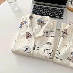 Pigiama Estivo da Donna a Maniche Lunghe con Design Cartoon - Pinguino e Nuvole in Flanella per Casa - Product Image 4