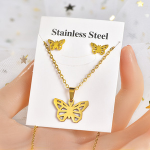 Set di Gioielli con Collana e Orecchini in Acciaio Inossidabile Placcato Oro con Catena in Lega, Pendenti a Forma di Corona, Stella e Cuore per Uomo e Donna - Product Image 3
