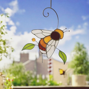 Colored Glass Modern Bee Sun Catcher Pendant Hanging Ornament for Courtyard Decoration Wedding Gift with Customization